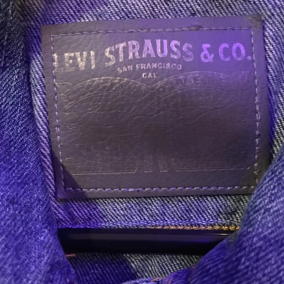 Levi’s Vintage Sleeveless Blue Jean Jacket - Picture 4 of 4